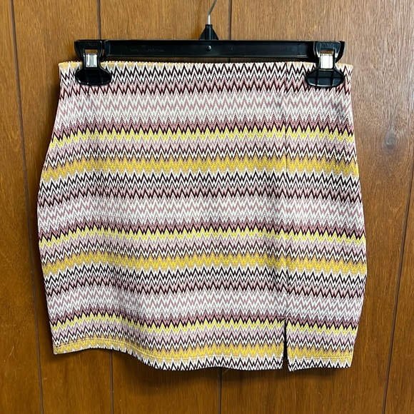 Retro 90s miniskirt! Super stretchy! No tears or runners! - Picture 1 of 3